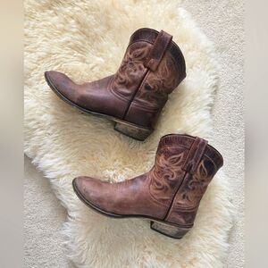 Dingo Cowboy Booties - Size 7
